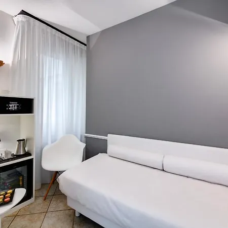 Metropolitan Hotel 4*