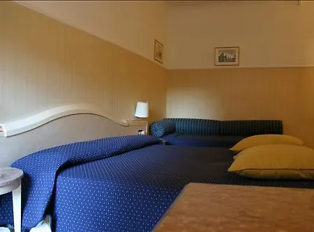Hotel Metropolitan 4*